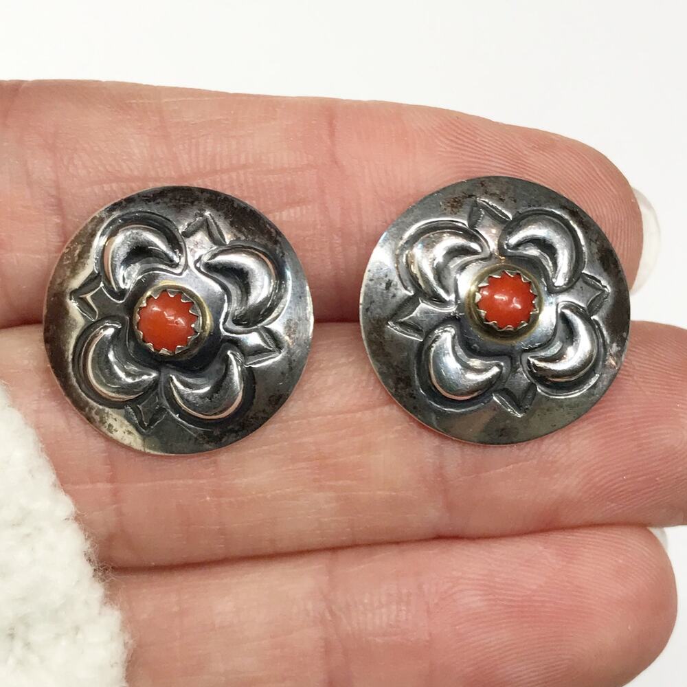 VTG 925 Sterling Silver Coral Concho Stud Earrings Round Repousse Southwestern